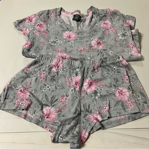Laura Ashley Other - Laura Ashley Ladies Pajama’s two piece set gray/pink Size Small